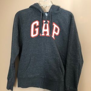 GAP woman’s sweatshirt in good condition